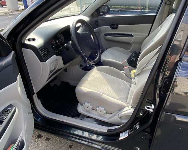 Чорний Хендай Акцент, об'ємом двигуна 1.4 л та пробігом 127 тис. км за 3900 $, фото 9 на Automoto.ua