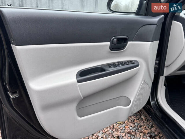 Черный Хендай Акцент, объемом двигателя 1.4 л и пробегом 139 тыс. км за 5999 $, фото 28 на Automoto.ua