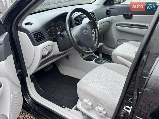 Черный Хендай Акцент, объемом двигателя 1.4 л и пробегом 139 тыс. км за 5999 $, фото 29 на Automoto.ua