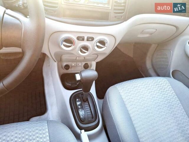 Черный Хендай Акцент, объемом двигателя 1.4 л и пробегом 157 тыс. км за 6200 $, фото 8 на Automoto.ua