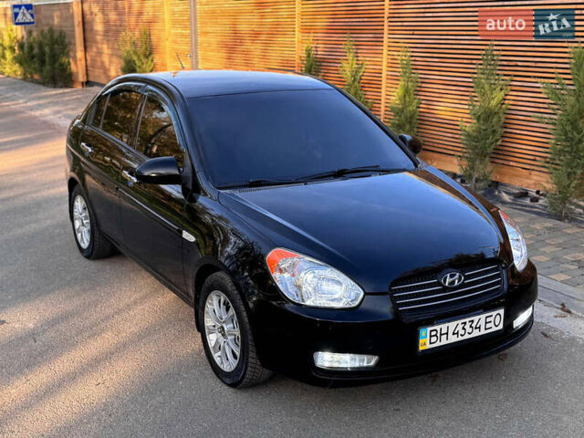 Черный Хендай Акцент, объемом двигателя 1.4 л и пробегом 128 тыс. км за 5800 $, фото 2 на Automoto.ua