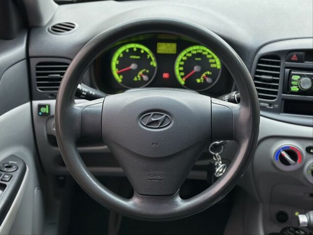 Чорний Хендай Акцент, об'ємом двигуна 1.4 л та пробігом 250 тис. км за 5100 $, фото 16 на Automoto.ua