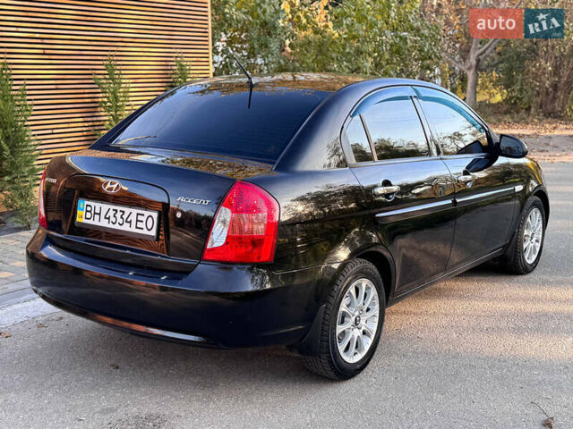Черный Хендай Акцент, объемом двигателя 1.4 л и пробегом 128 тыс. км за 5800 $, фото 7 на Automoto.ua