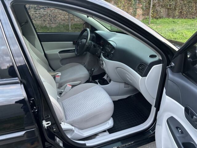 Чорний Хендай Акцент, об'ємом двигуна 1.4 л та пробігом 152 тис. км за 5300 $, фото 16 на Automoto.ua