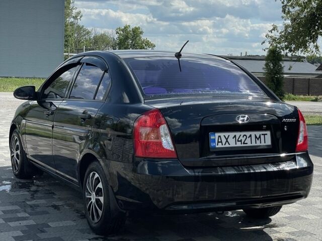 Черный Хендай Акцент, объемом двигателя 1.4 л и пробегом 205 тыс. км за 4999 $, фото 3 на Automoto.ua