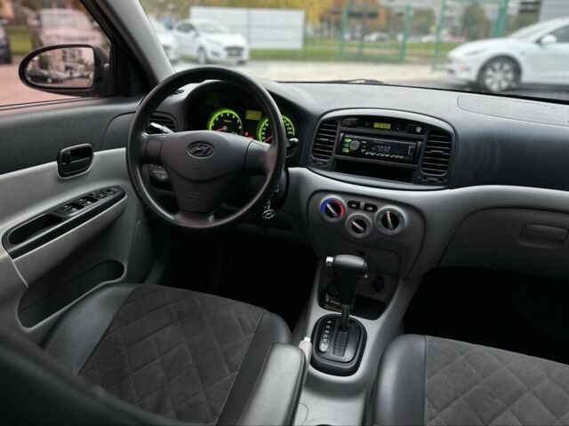 Чорний Хендай Акцент, об'ємом двигуна 1.4 л та пробігом 250 тис. км за 5100 $, фото 15 на Automoto.ua