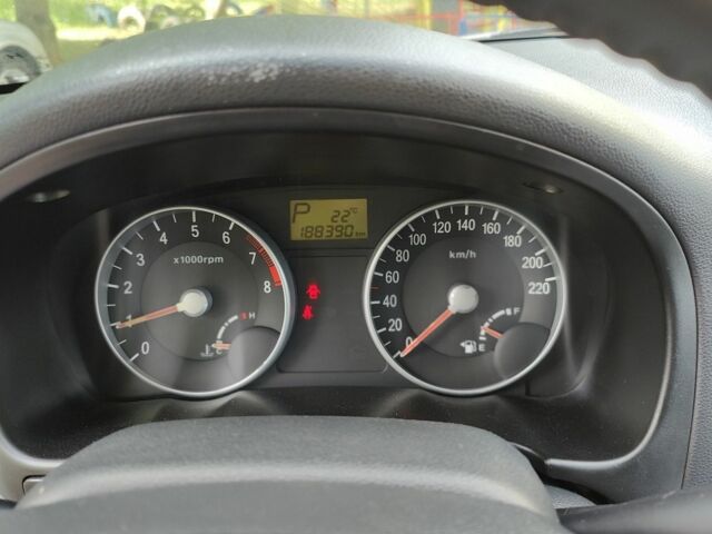 Черный Хендай Акцент, объемом двигателя 1.6 л и пробегом 188 тыс. км за 5700 $, фото 10 на Automoto.ua