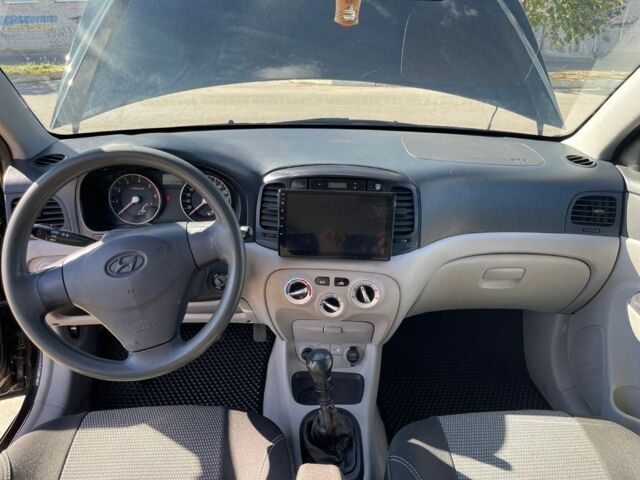 Черный Хендай Акцент, объемом двигателя 1.5 л и пробегом 237 тыс. км за 4000 $, фото 11 на Automoto.ua