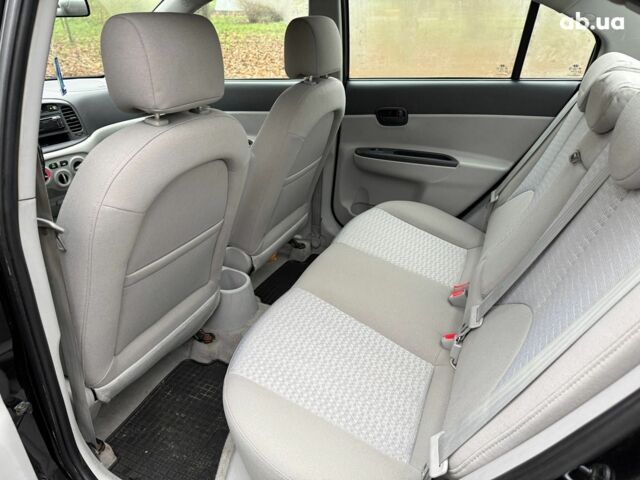 Черный Хендай Акцент, объемом двигателя 1.4 л и пробегом 165 тыс. км за 5390 $, фото 13 на Automoto.ua