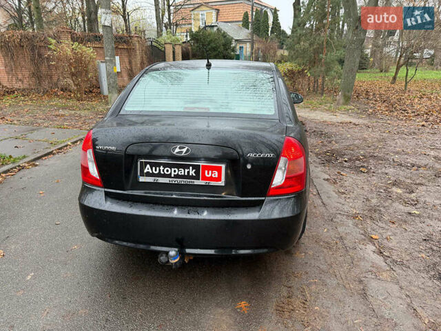 Черный Хендай Акцент, объемом двигателя 1.4 л и пробегом 165 тыс. км за 5390 $, фото 5 на Automoto.ua