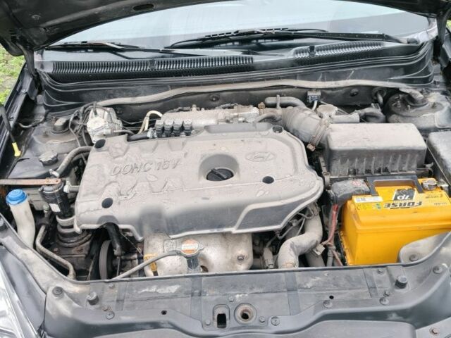 Чорний Хендай Акцент, об'ємом двигуна 1.6 л та пробігом 310 тис. км за 4200 $, фото 6 на Automoto.ua