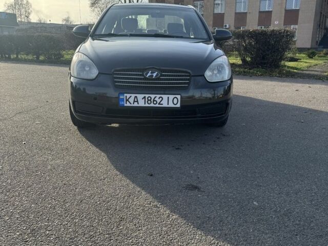 Черный Хендай Акцент, объемом двигателя 1.4 л и пробегом 300 тыс. км за 3300 $, фото 5 на Automoto.ua