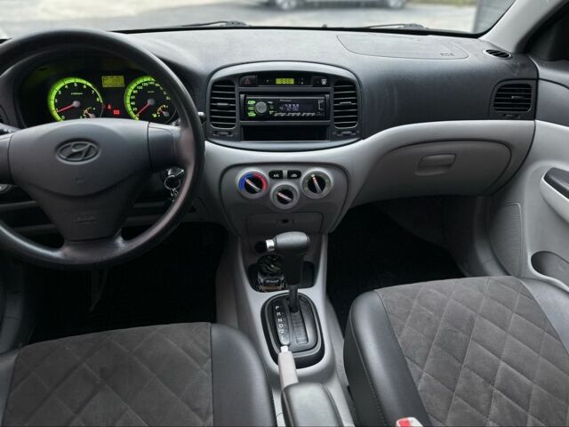 Чорний Хендай Акцент, об'ємом двигуна 1.4 л та пробігом 250 тис. км за 5100 $, фото 18 на Automoto.ua