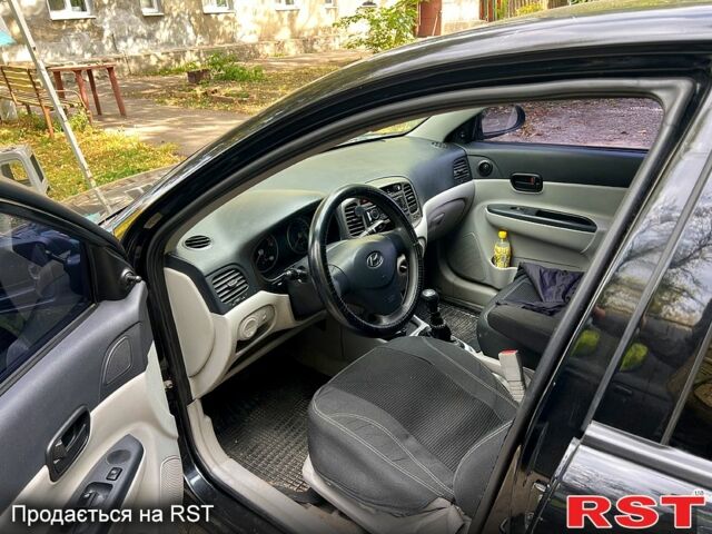 Чорний Хендай Акцент, об'ємом двигуна 1.4 л та пробігом 294 тис. км за 4500 $, фото 4 на Automoto.ua