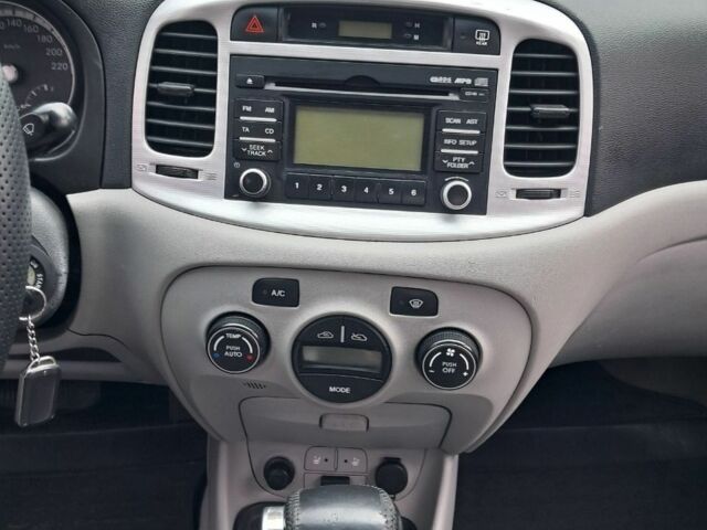 Черный Хендай Акцент, объемом двигателя 1.6 л и пробегом 182 тыс. км за 5200 $, фото 11 на Automoto.ua