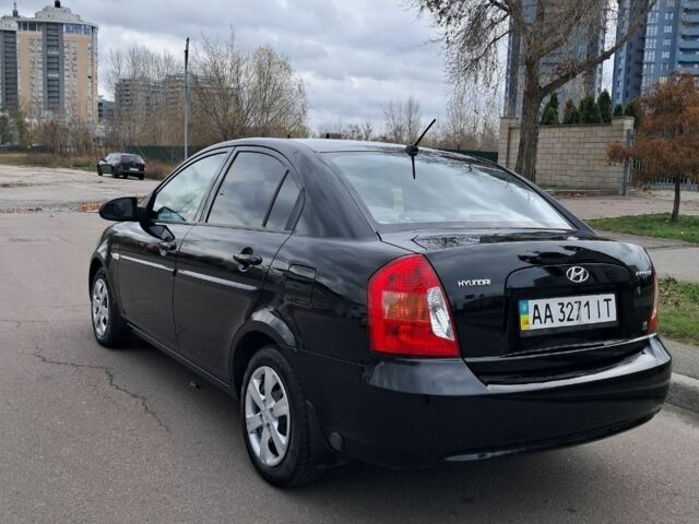 Черный Хендай Акцент, объемом двигателя 1.6 л и пробегом 182 тыс. км за 5200 $, фото 5 на Automoto.ua