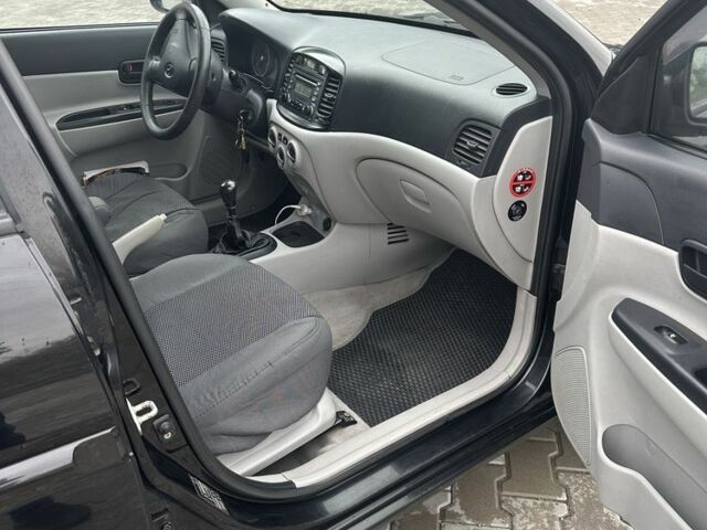 Чорний Хендай Акцент, об'ємом двигуна 1.5 л та пробігом 284 тис. км за 4100 $, фото 8 на Automoto.ua