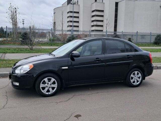 Черный Хендай Акцент, объемом двигателя 1.6 л и пробегом 182 тыс. км за 5200 $, фото 1 на Automoto.ua