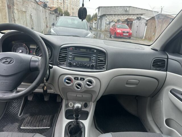 Чорний Хендай Акцент, об'ємом двигуна 1.5 л та пробігом 284 тис. км за 4100 $, фото 9 на Automoto.ua