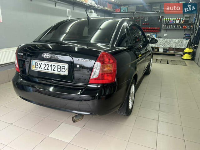 Чорний Хендай Акцент, об'ємом двигуна 1.4 л та пробігом 180 тис. км за 4950 $, фото 3 на Automoto.ua