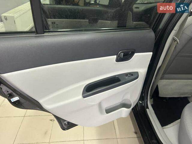 Чорний Хендай Акцент, об'ємом двигуна 1.4 л та пробігом 180 тис. км за 4950 $, фото 20 на Automoto.ua