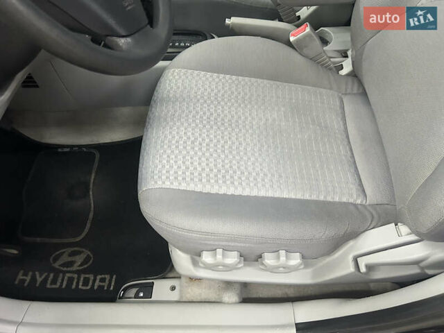 Чорний Хендай Акцент, об'ємом двигуна 1.4 л та пробігом 180 тис. км за 4950 $, фото 25 на Automoto.ua