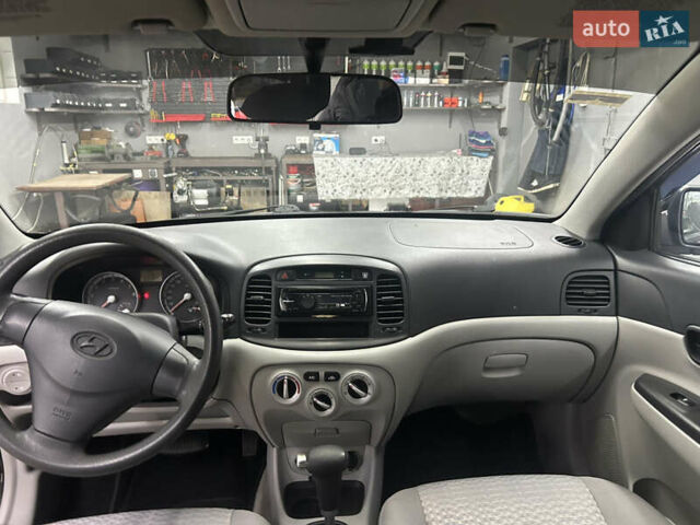 Чорний Хендай Акцент, об'ємом двигуна 1.4 л та пробігом 180 тис. км за 4950 $, фото 19 на Automoto.ua