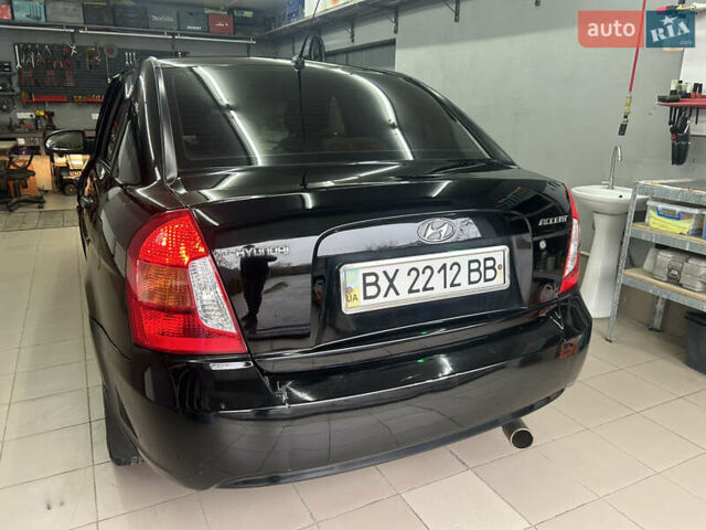 Чорний Хендай Акцент, об'ємом двигуна 1.4 л та пробігом 180 тис. км за 4950 $, фото 6 на Automoto.ua