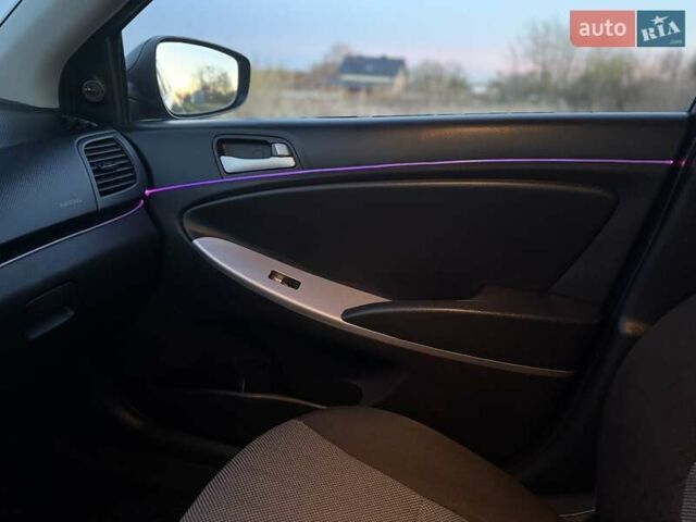 Черный Хендай Акцент, объемом двигателя 1.4 л и пробегом 87 тыс. км за 7250 $, фото 122 на Automoto.ua