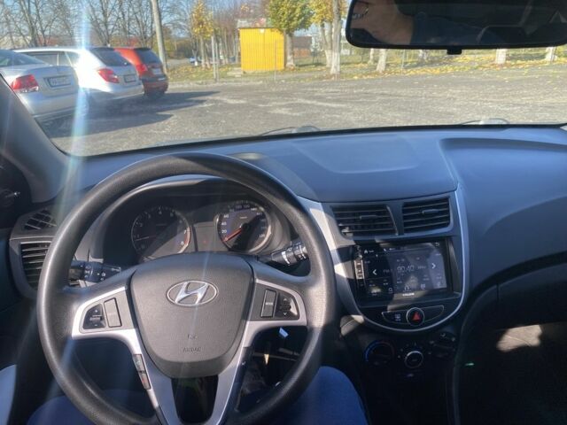 Черный Хендай Акцент, объемом двигателя 1.4 л и пробегом 213 тыс. км за 6250 $, фото 5 на Automoto.ua