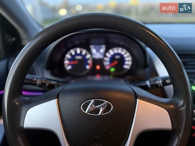 Черный Хендай Акцент, объемом двигателя 1.4 л и пробегом 87 тыс. км за 7250 $, фото 119 на Automoto.ua
