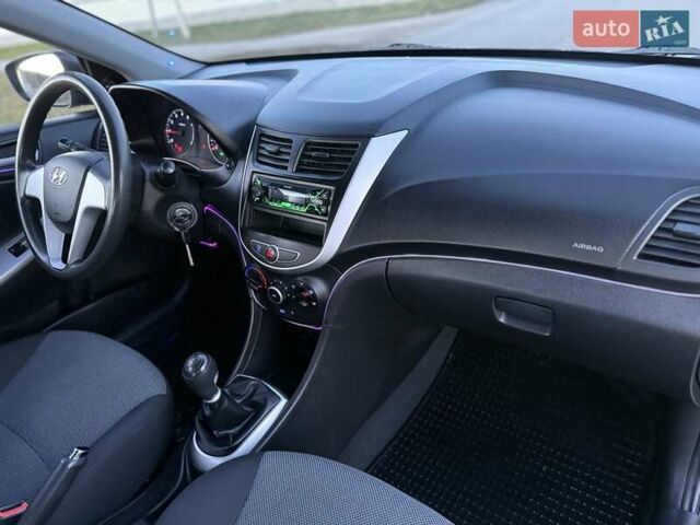 Черный Хендай Акцент, объемом двигателя 1.4 л и пробегом 87 тыс. км за 7250 $, фото 80 на Automoto.ua