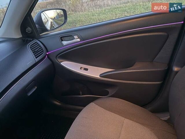 Черный Хендай Акцент, объемом двигателя 1.4 л и пробегом 87 тыс. км за 7250 $, фото 48 на Automoto.ua