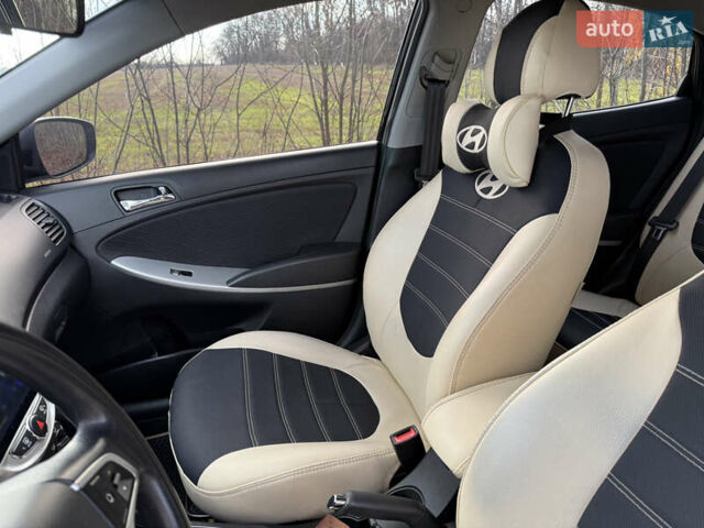 Черный Хендай Акцент, объемом двигателя 1.4 л и пробегом 120 тыс. км за 7900 $, фото 22 на Automoto.ua