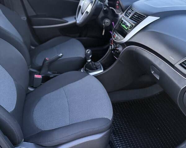 Черный Хендай Акцент, объемом двигателя 1.4 л и пробегом 87 тыс. км за 7250 $, фото 78 на Automoto.ua