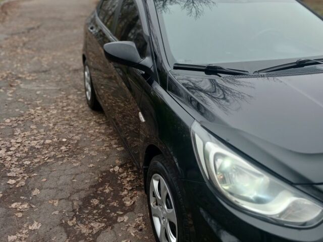 Черный Хендай Акцент, объемом двигателя 1.4 л и пробегом 180 тыс. км за 6800 $, фото 3 на Automoto.ua