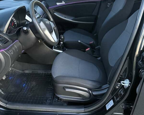 Черный Хендай Акцент, объемом двигателя 1.4 л и пробегом 87 тыс. км за 7250 $, фото 115 на Automoto.ua