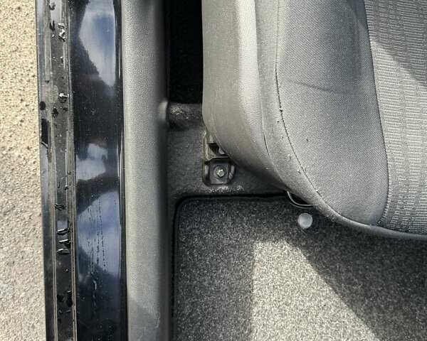 Черный Хендай Акцент, объемом двигателя 1.4 л и пробегом 117 тыс. км за 7500 $, фото 6 на Automoto.ua