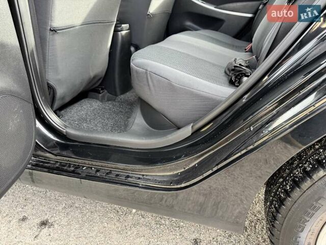 Черный Хендай Акцент, объемом двигателя 1.4 л и пробегом 117 тыс. км за 7500 $, фото 12 на Automoto.ua