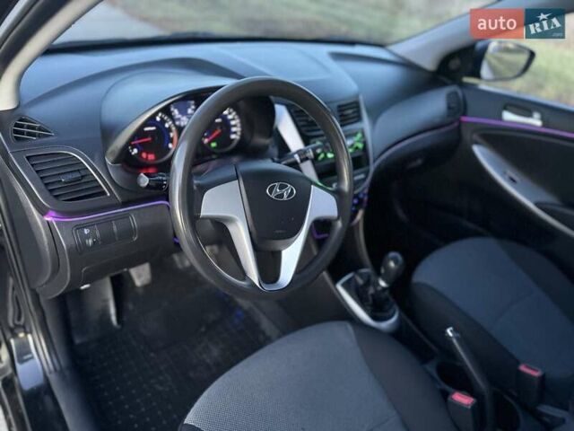 Черный Хендай Акцент, объемом двигателя 1.4 л и пробегом 87 тыс. км за 7250 $, фото 116 на Automoto.ua