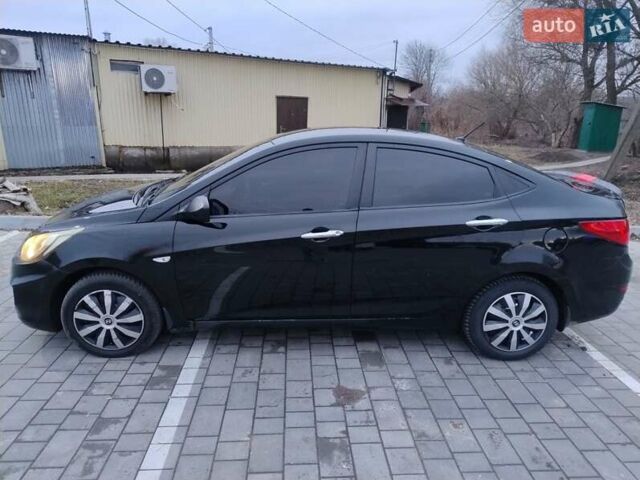 Черный Хендай Акцент, объемом двигателя 1.4 л и пробегом 177 тыс. км за 5499 $, фото 3 на Automoto.ua