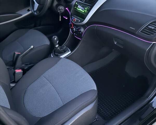 Черный Хендай Акцент, объемом двигателя 1.4 л и пробегом 87 тыс. км за 7250 $, фото 135 на Automoto.ua