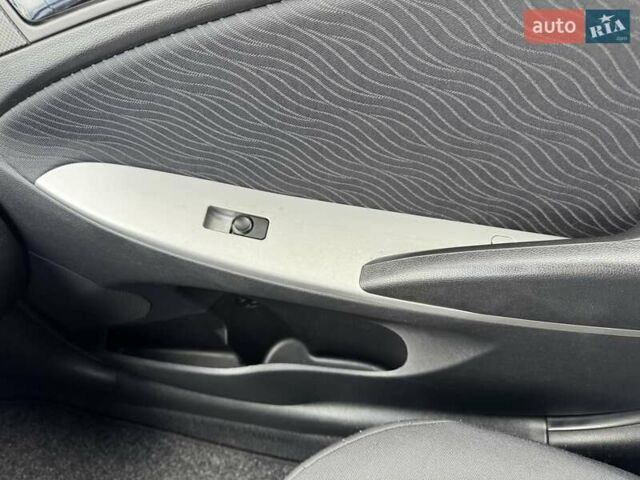 Черный Хендай Акцент, объемом двигателя 1.4 л и пробегом 117 тыс. км за 7500 $, фото 18 на Automoto.ua