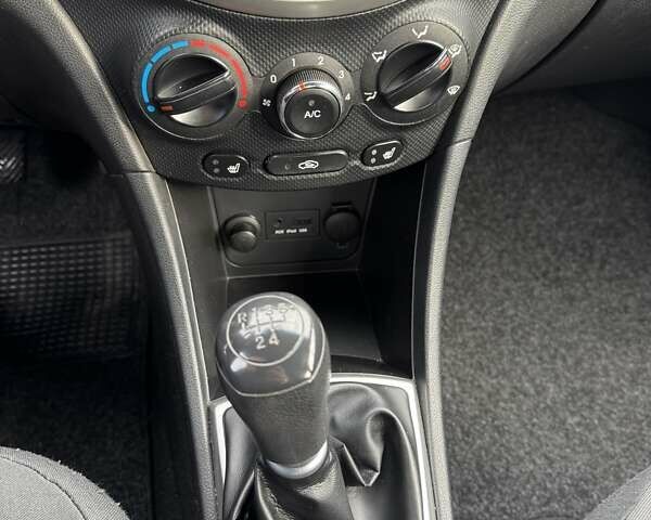 Черный Хендай Акцент, объемом двигателя 1.4 л и пробегом 117 тыс. км за 7500 $, фото 23 на Automoto.ua