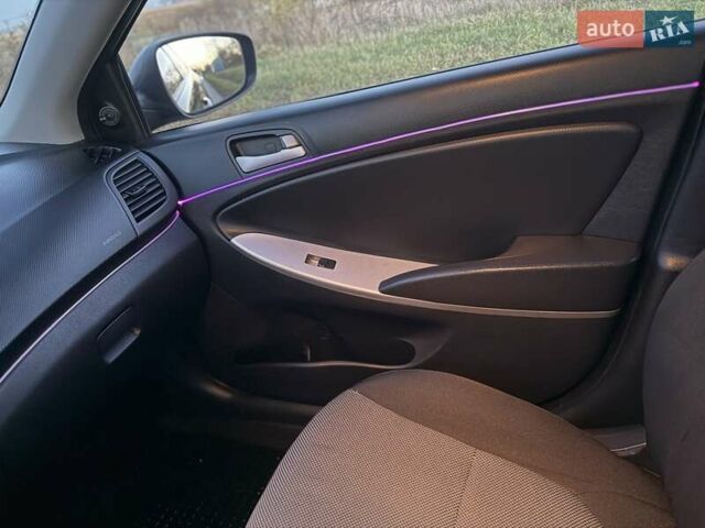 Черный Хендай Акцент, объемом двигателя 1.4 л и пробегом 87 тыс. км за 7250 $, фото 123 на Automoto.ua