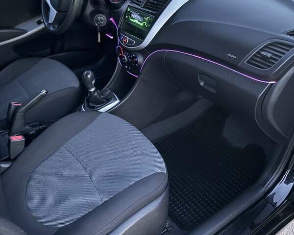 Черный Хендай Акцент, объемом двигателя 1.4 л и пробегом 87 тыс. км за 7250 $, фото 136 на Automoto.ua