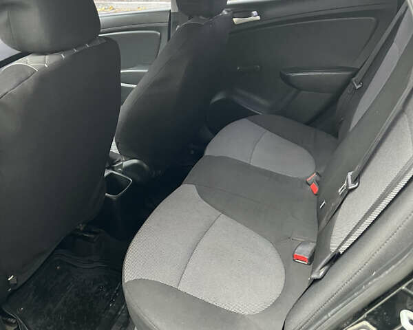 Хендай Акцент 2011 в Полтаве на Automoto.ua Черный Хендай Акцент, объемом двигателя 1.4 л и пробегом 186 тыс. км за 5999 $, фото 23 на Automoto.ua