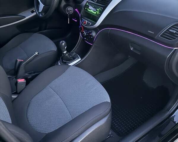 Черный Хендай Акцент, объемом двигателя 1.4 л и пробегом 87 тыс. км за 7250 $, фото 58 на Automoto.ua