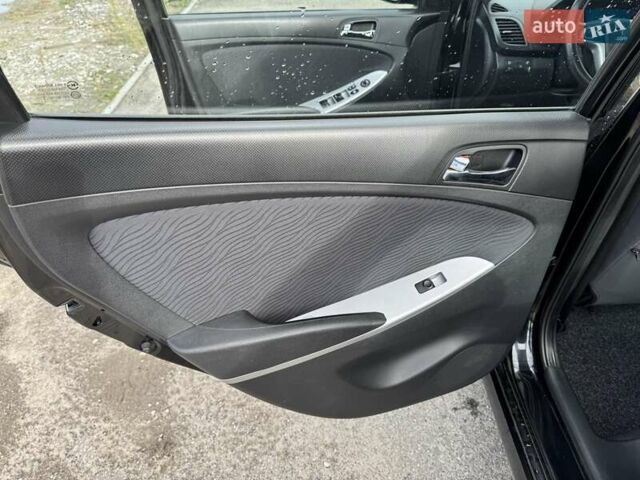 Черный Хендай Акцент, объемом двигателя 1.4 л и пробегом 117 тыс. км за 7500 $, фото 15 на Automoto.ua