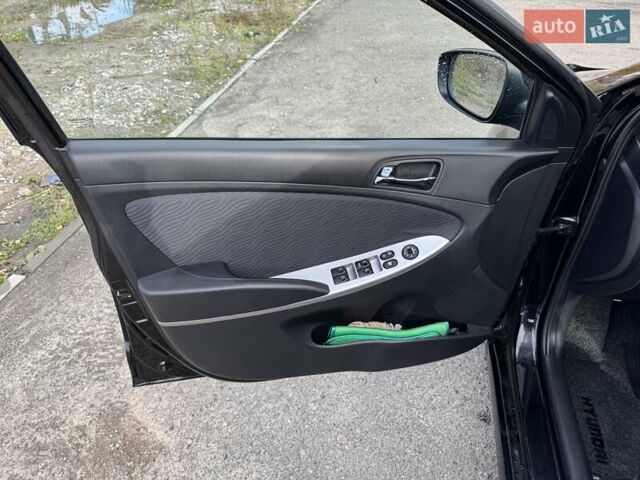 Черный Хендай Акцент, объемом двигателя 1.4 л и пробегом 117 тыс. км за 7500 $, фото 17 на Automoto.ua